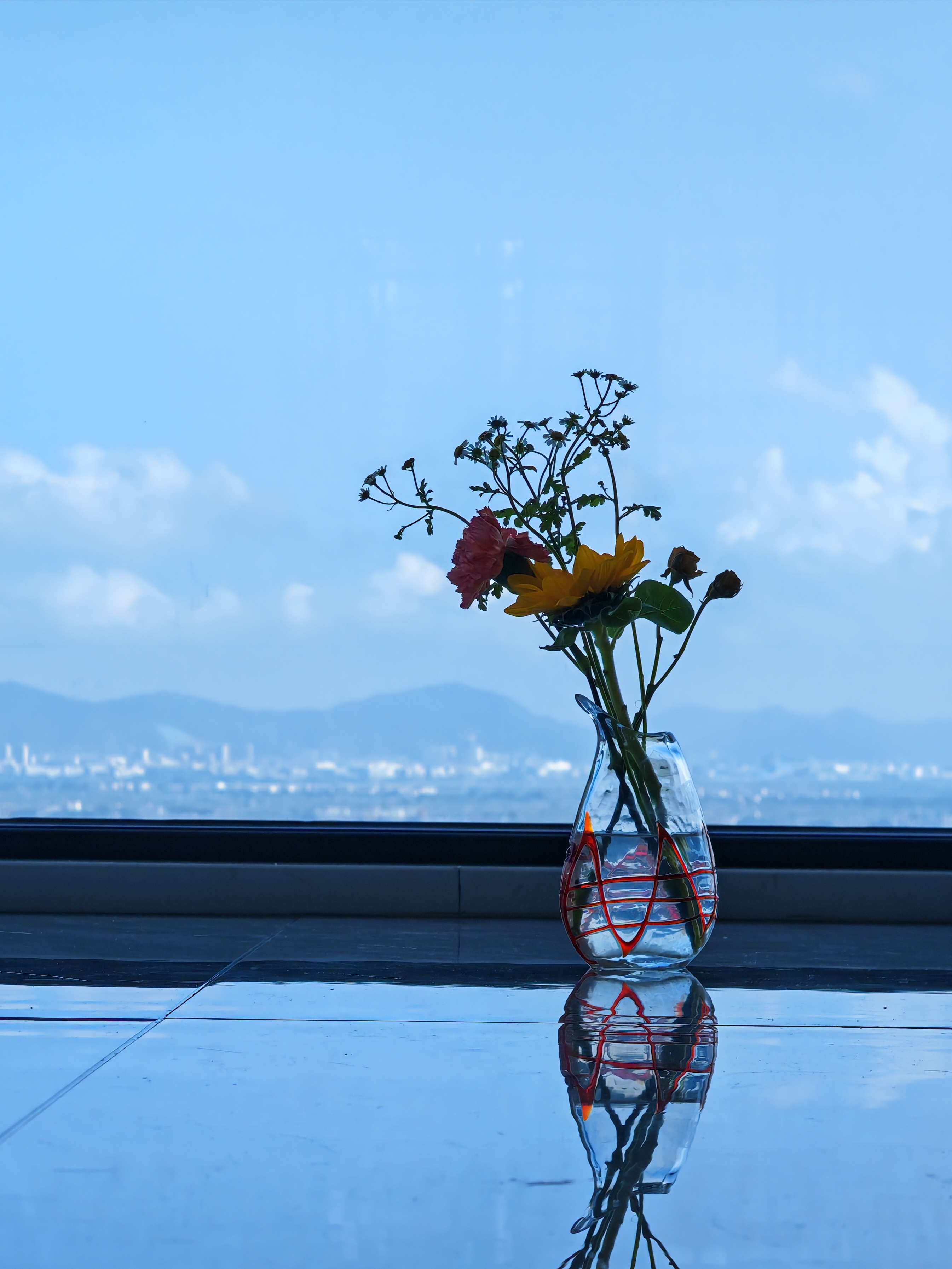 我可以帮你写中英文自我介绍，500字，30分钟