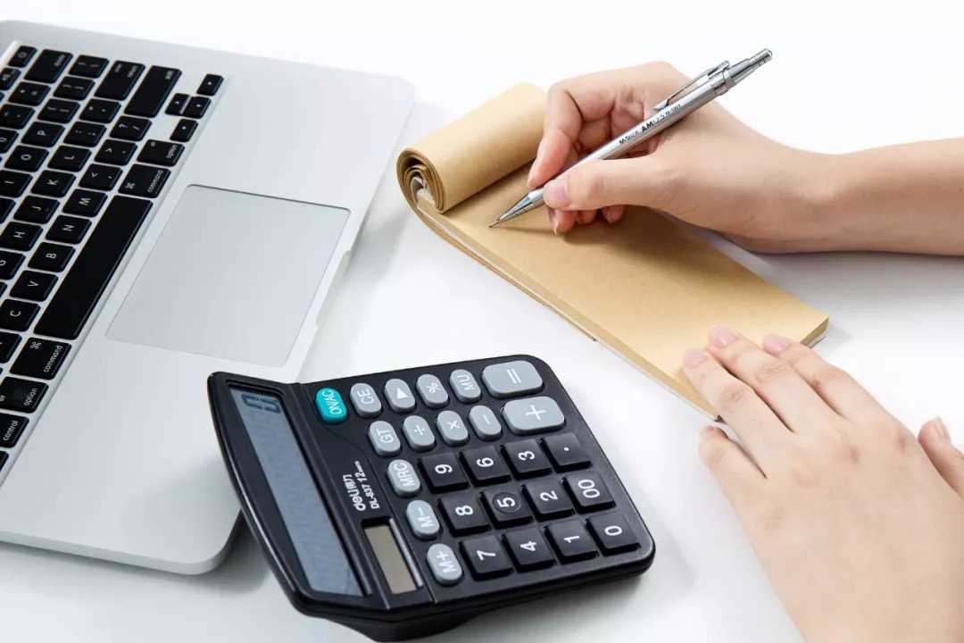 我可以为一家企业做内账核算，应收应付对账。编制日记账和利润表。