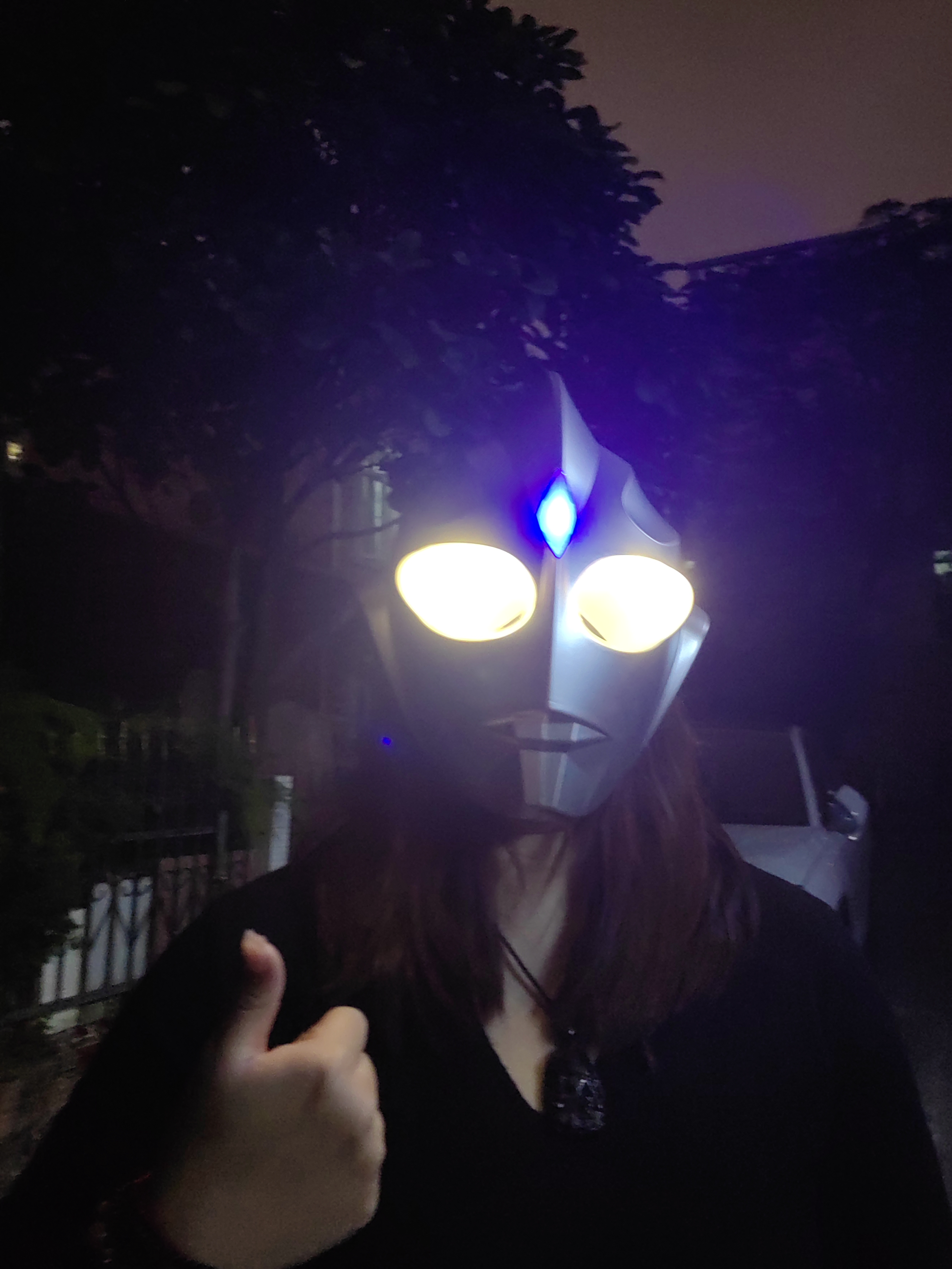 我可以做一个最好的聆听者、聊天、打游戏陪玩、虽然菜但我会喊666、哄你睡觉喊你起床、陪你工作聊天