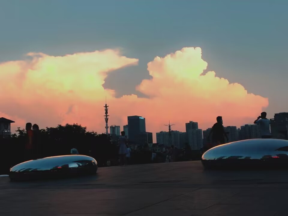 我可以1.设计您的产品海报