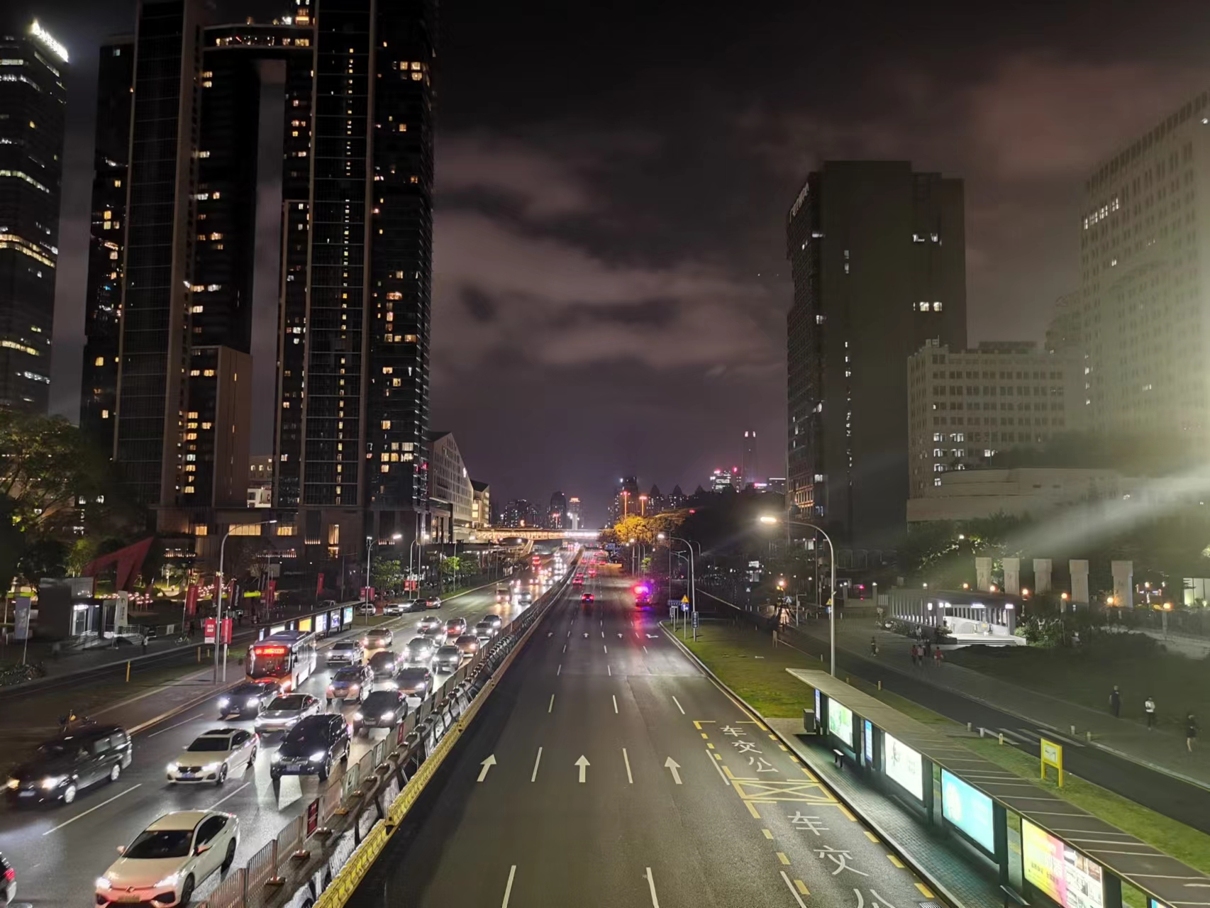 我可以提供叫醒服务、陪聊服务、1小时的小学生作业指导服务、文案的写作、配音