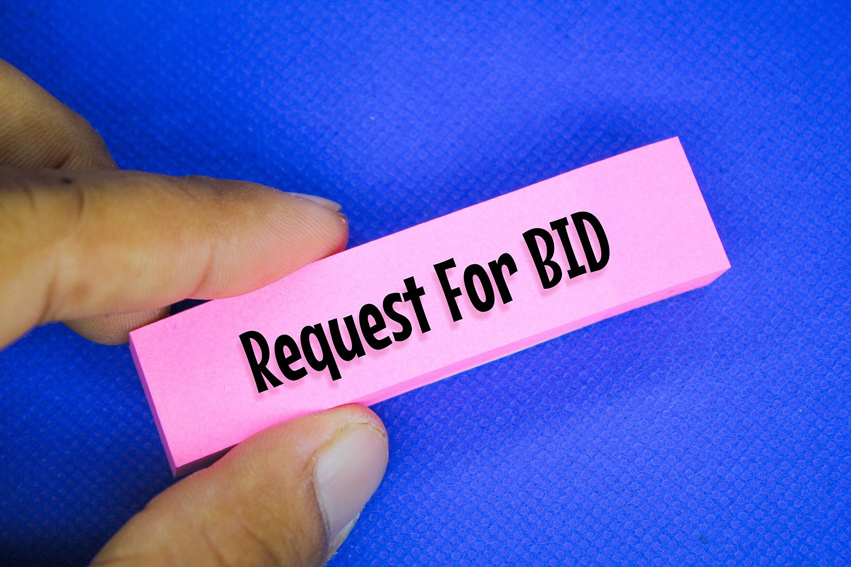 我可以擅长800字广告脚本、短视频文案撰写、演讲、PPT培训、朋友圈网络营销推广及翻译