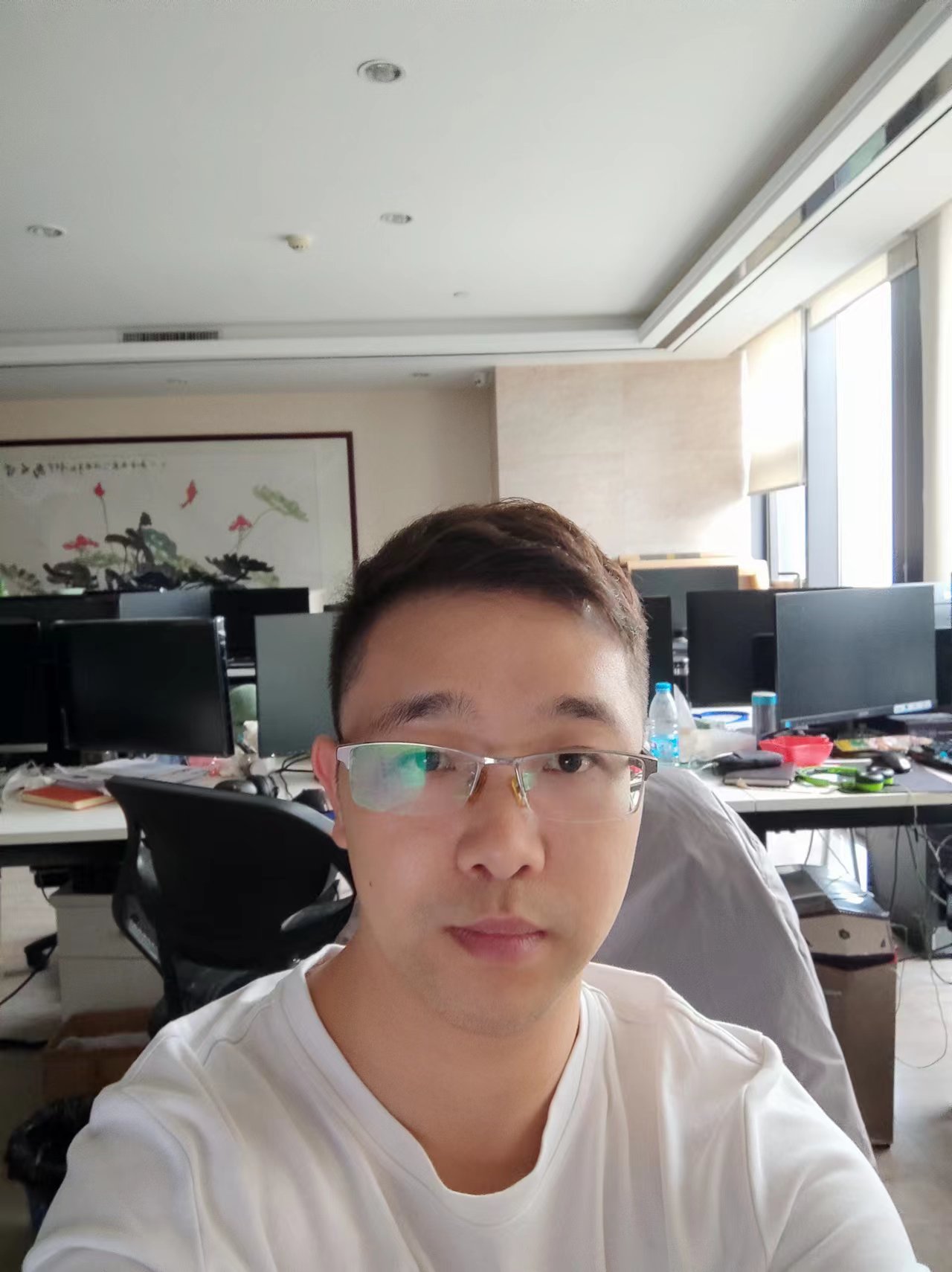 我可以UE4客户端开发，易语言，精灵lua类脚本