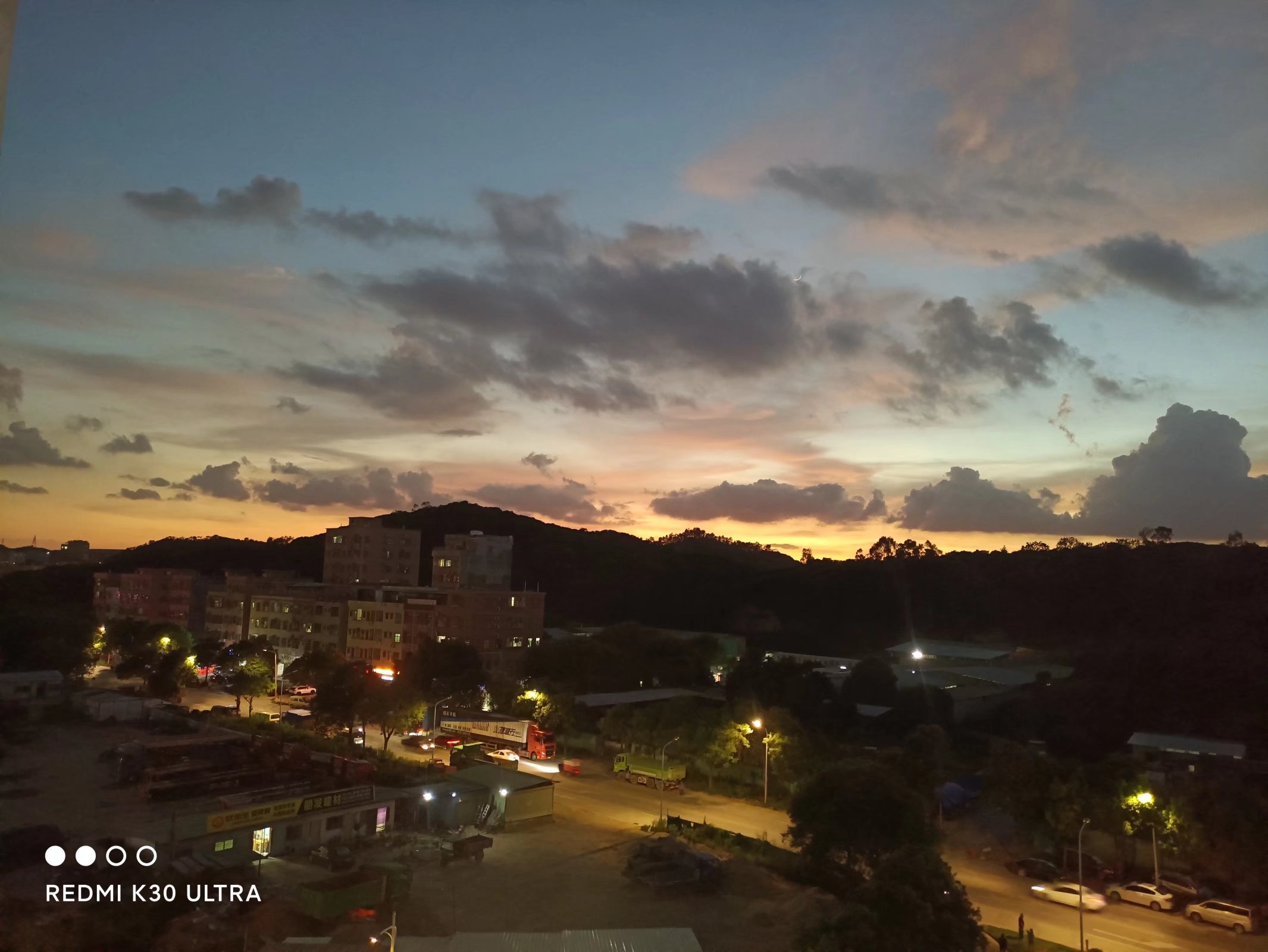 我可以王者荣耀陪你嘎嘎乱杀，一小时内可以陪你上大分也可以陪你掉大分，挨骂我来抗