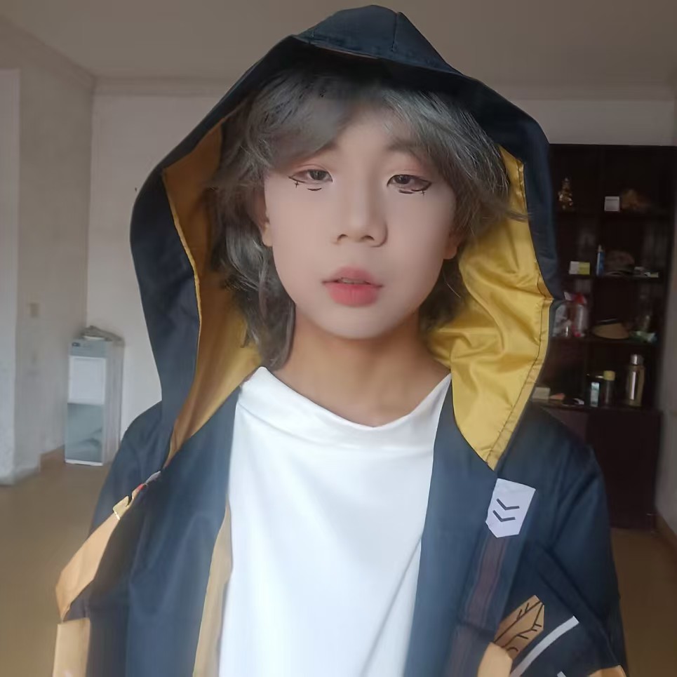 我可以可以完成一张年终总结单页海报的设计  • 我可以完成500字