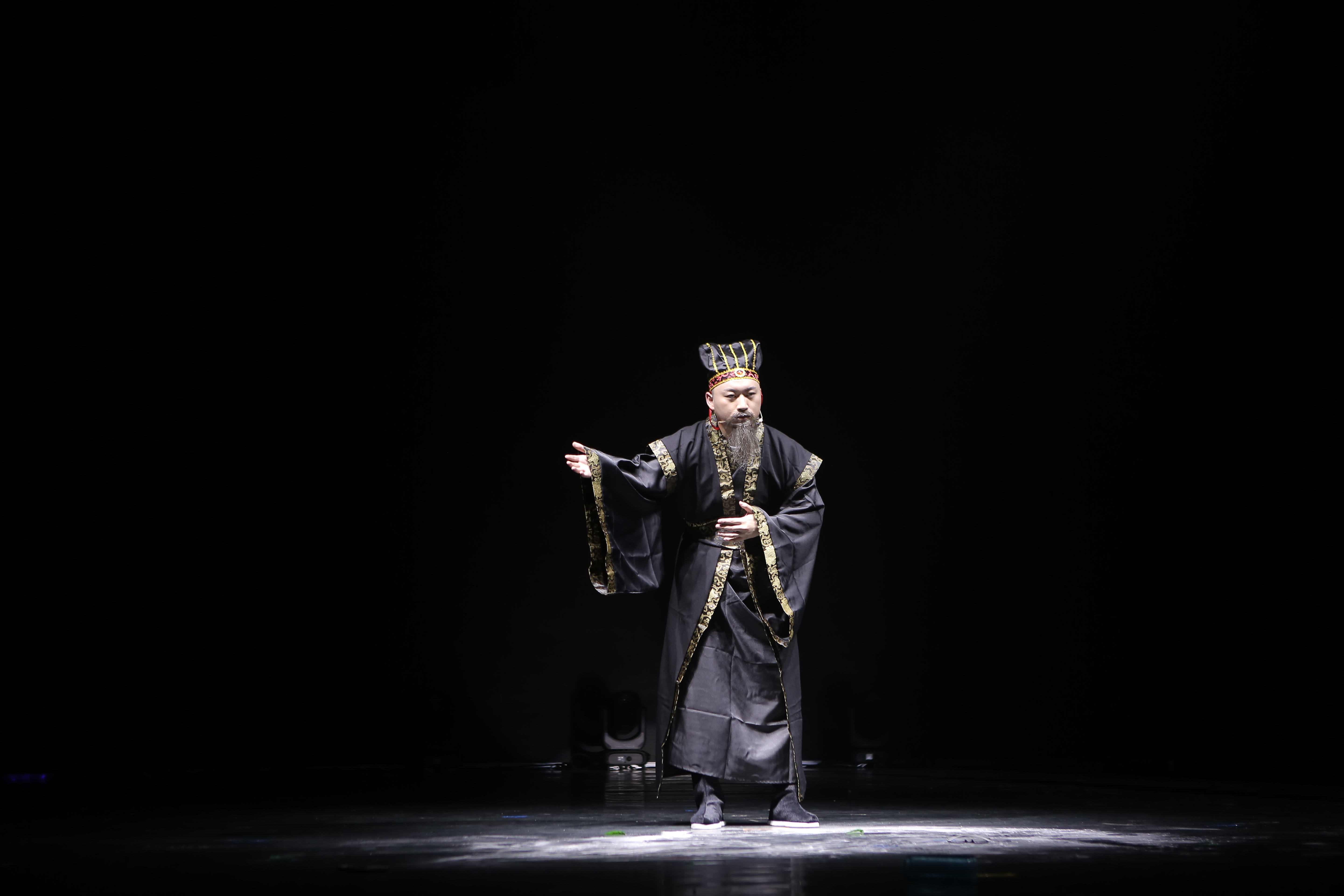 我可以完成任何类型500字左右短文配音