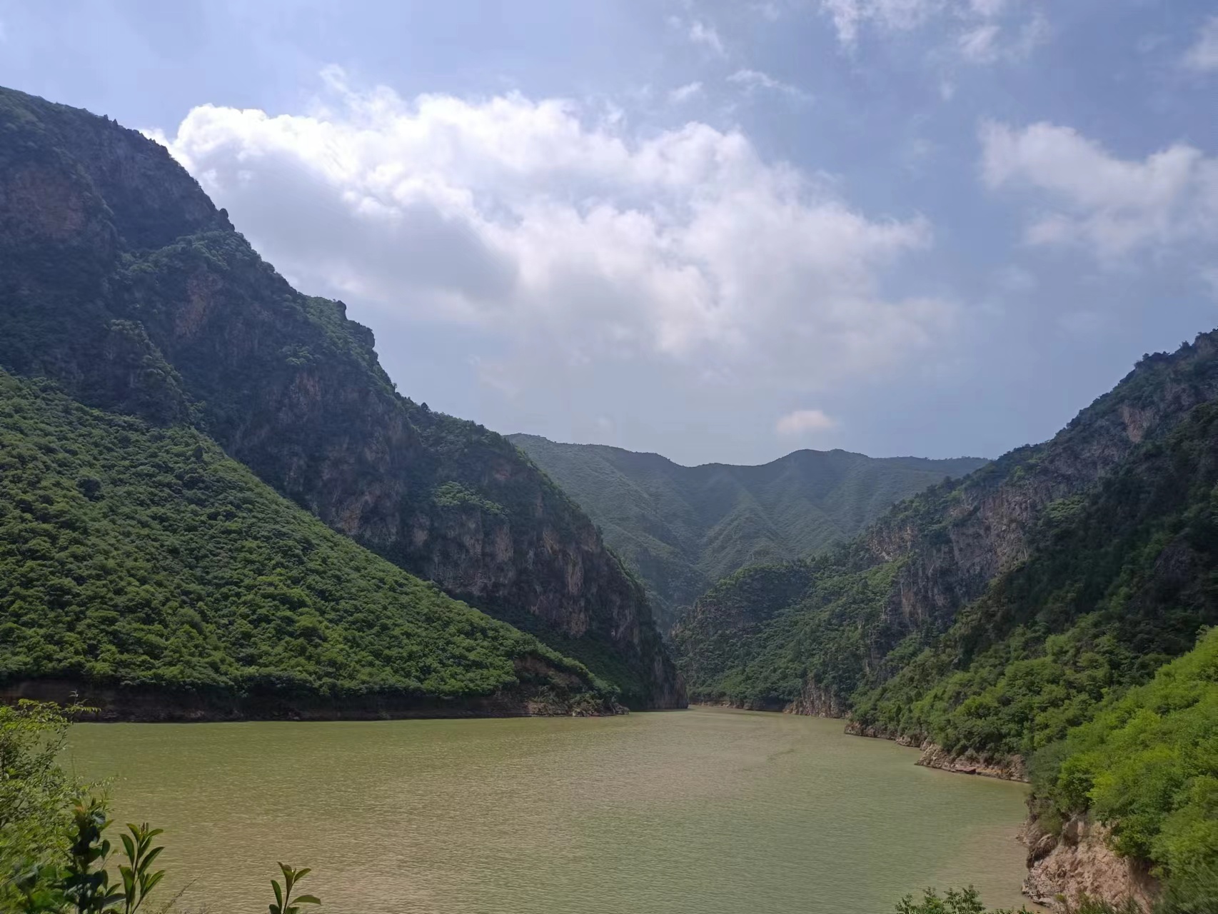 我可以500字文案写作，新媒体编辑，公众运营，15秒以上视频剪辑，视频后期处理。