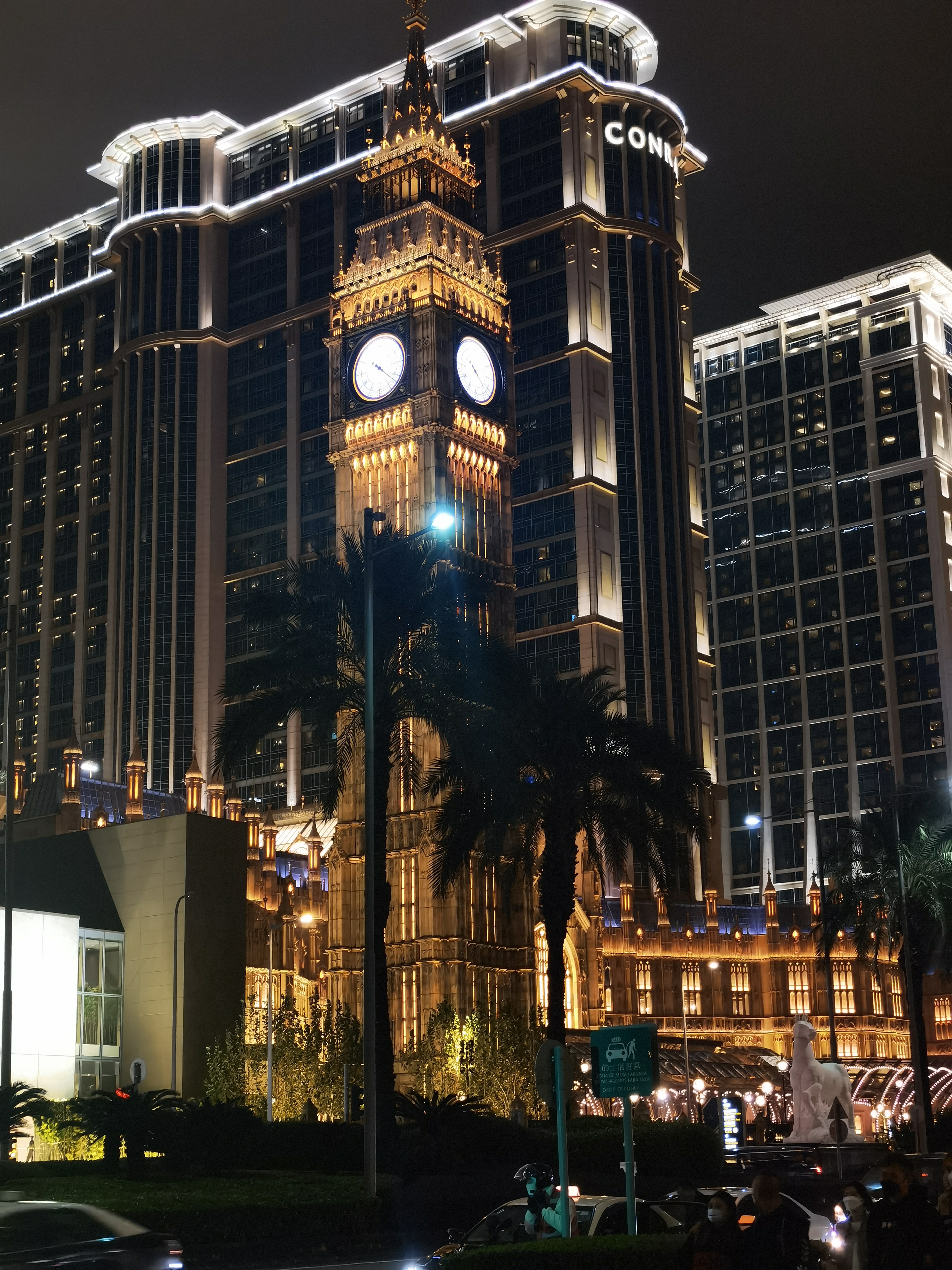 我可以为您策划一场旅行，与家人，朋友一起，吃喝玩乐一站式私人定制