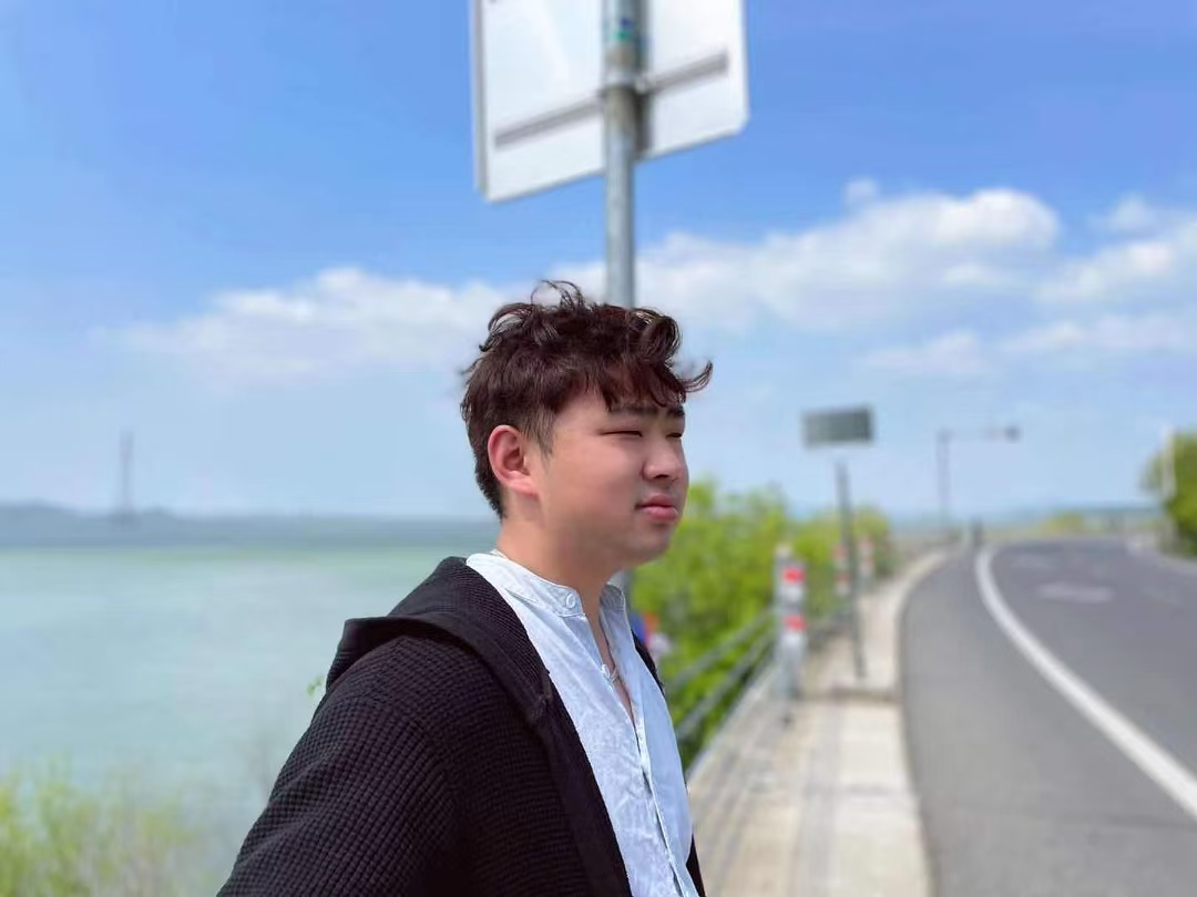 我可以为您的电商店铺进行规划，检查问题，查询产品市场，以及付费推广优化，以及给出15页左右的PPT方案