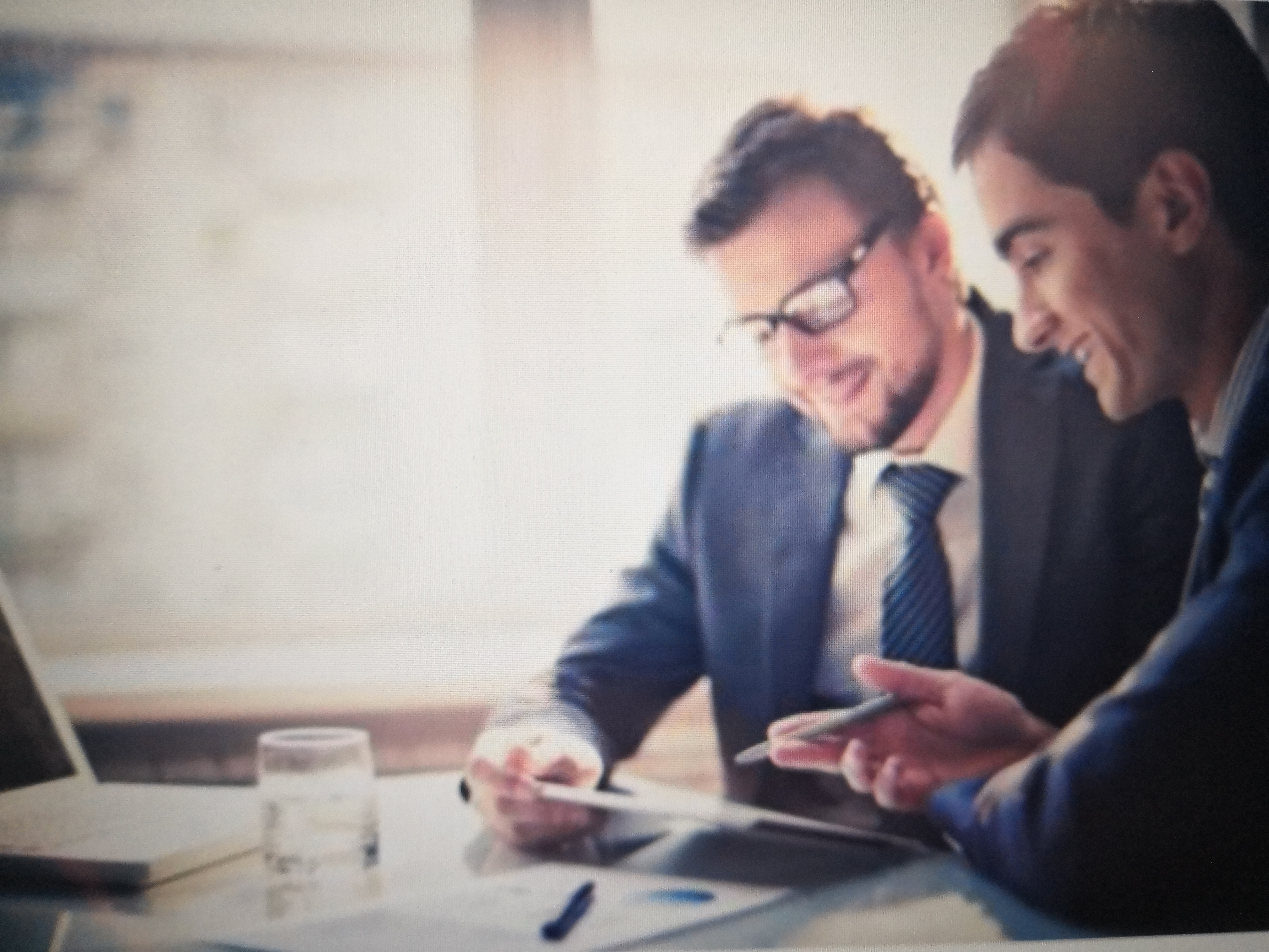 我可以帮你指导或制定人力资源方案，解答人力资源问题，也可以帮助个人解答职场问题和职业发展，1天完成