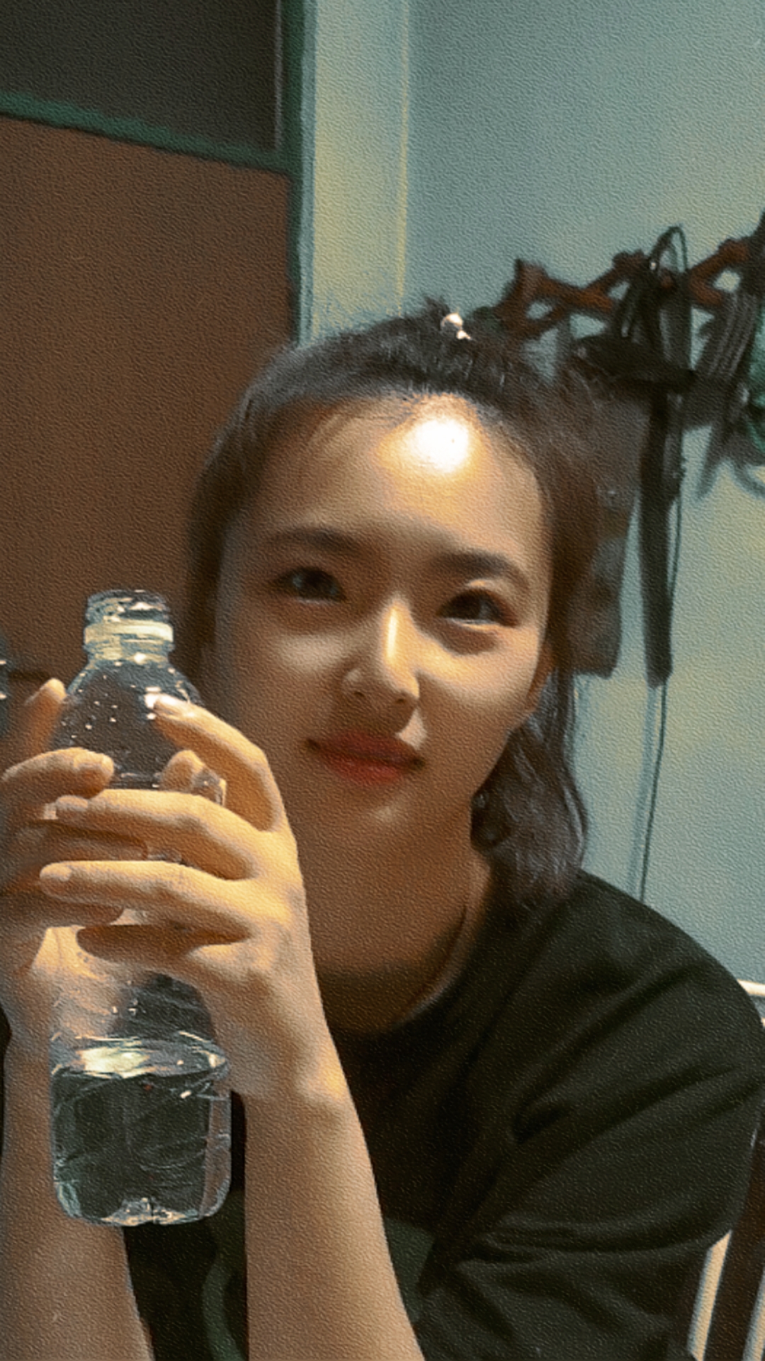 我可以做线上客服，线上助理，情感树洞。可以服务一年，工作需求随你定