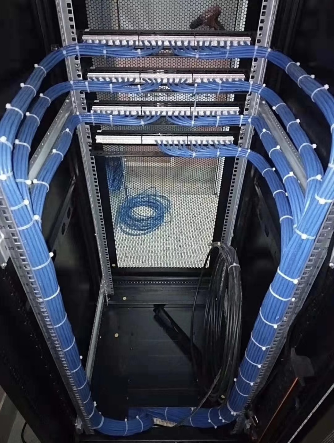 我可以独立规划园区1000人以上网络架构方案