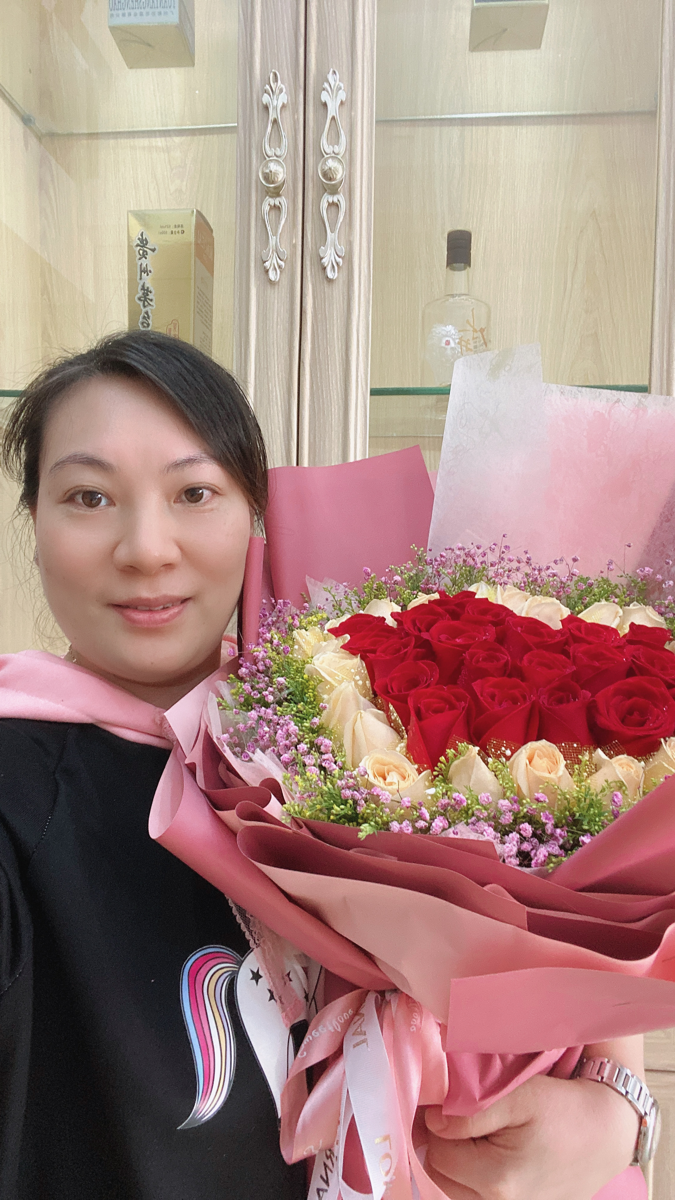 我可以教想学好粤语沟通能力。想学粤语国语互译的。500字的都可以