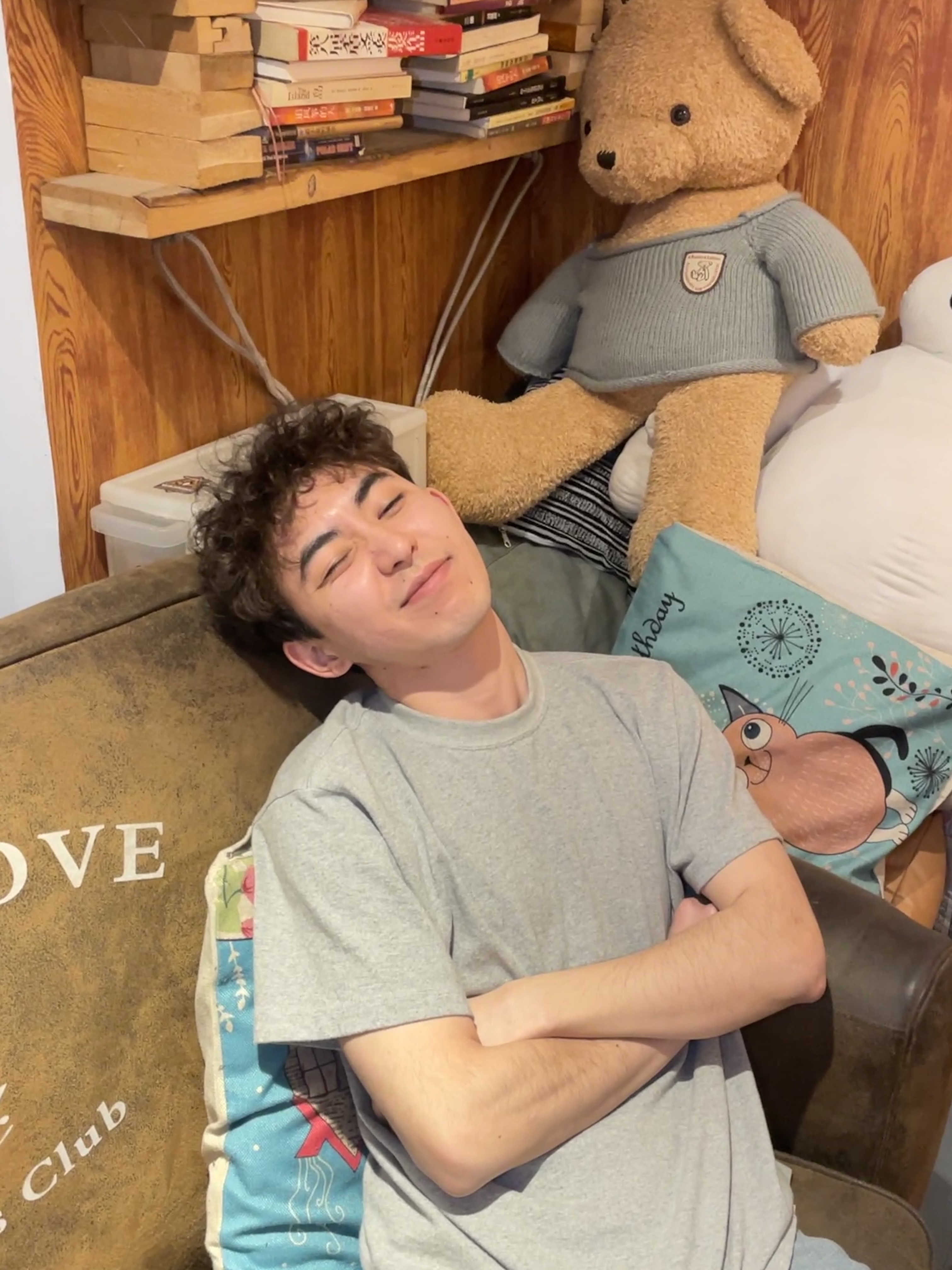 我可以跟你一起玩金铲铲 男生 可开麦 帮卡牌