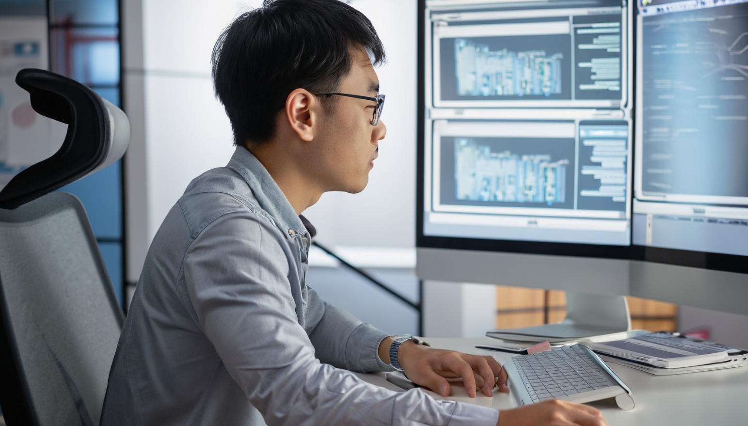 我可以基于Java开发设计1个软件管理系统