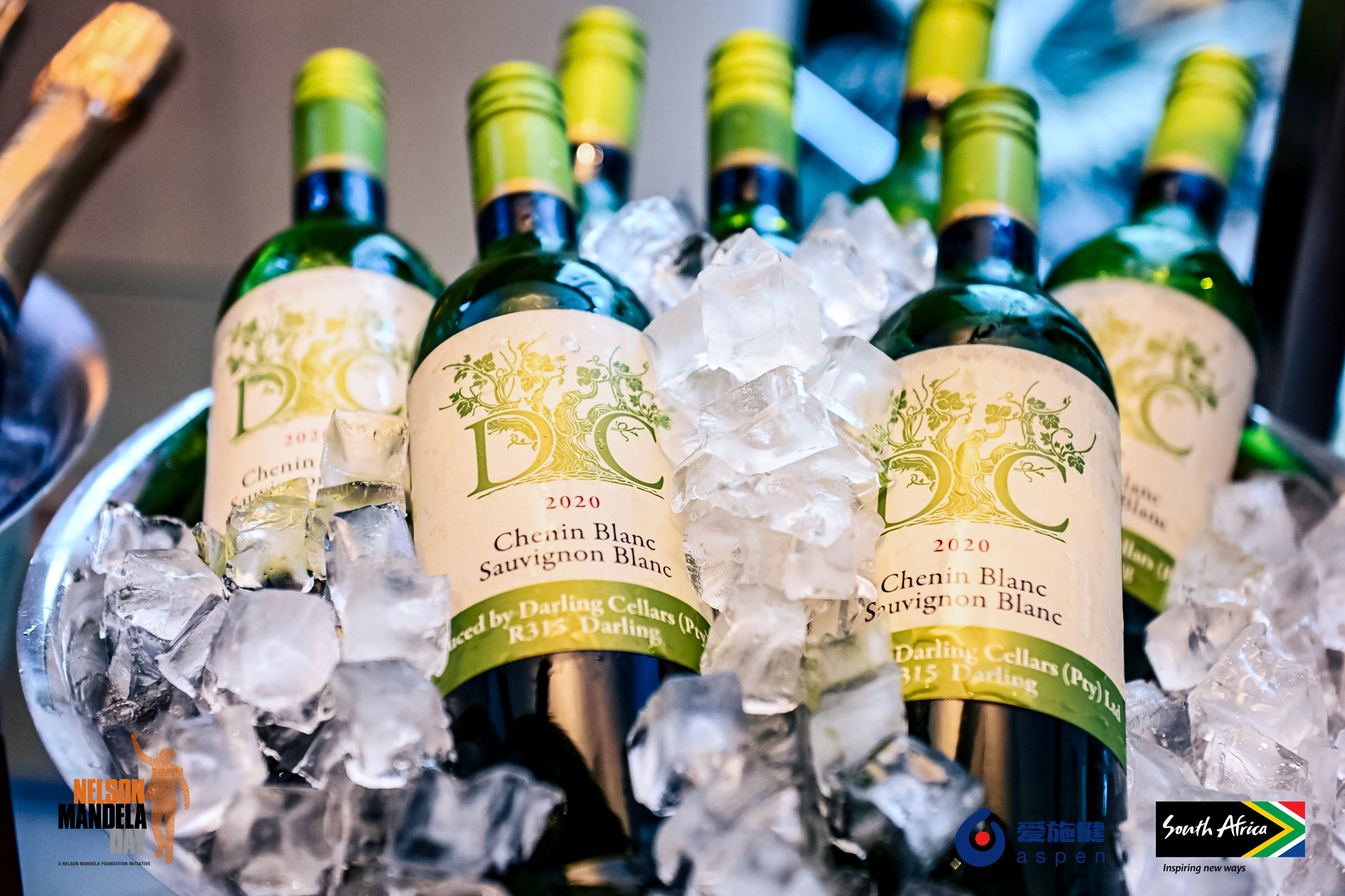 我可以1000字文案写作，100人活动策划，20人旅行计划，10个人以上个人造型