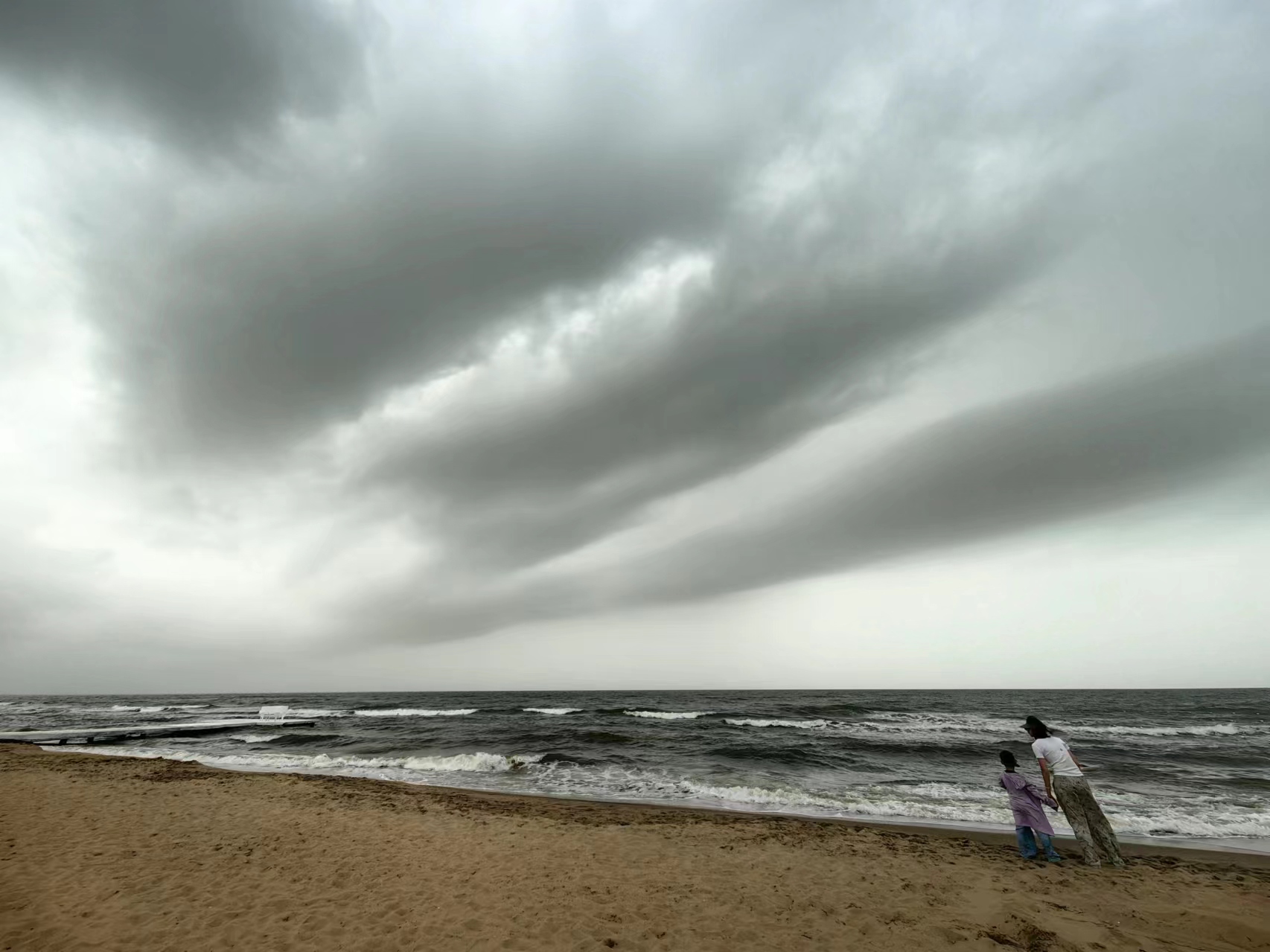 我可以1、我可以完成一篇播音腔女声短文配音   2、我可以完成各种视频剪辑