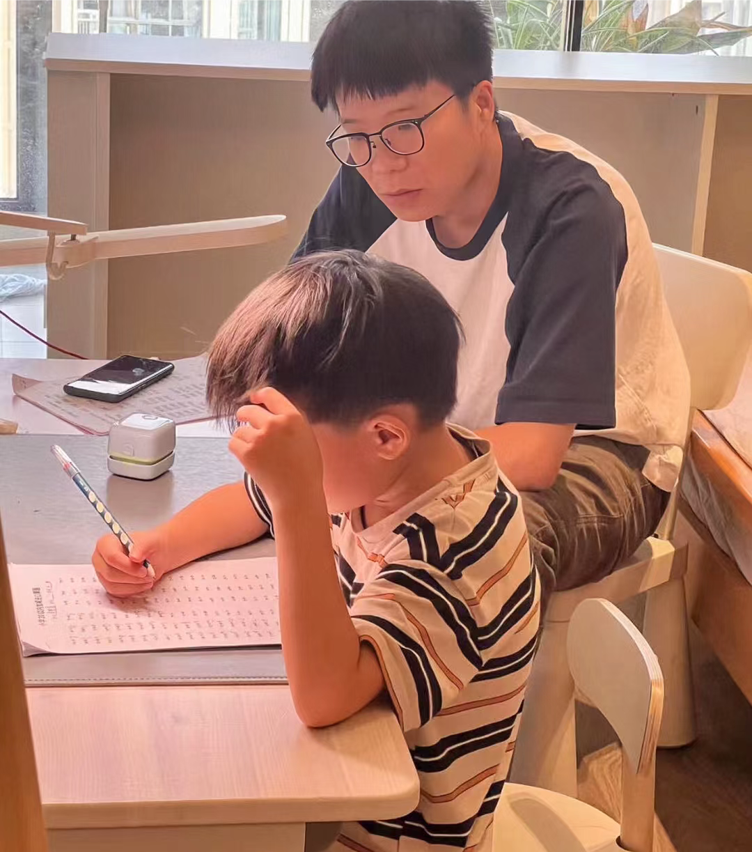 我可以做一个辅导小学孩子提高成绩