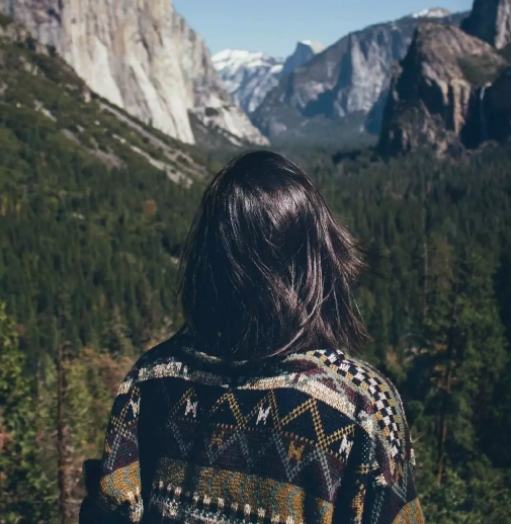 我可以完成简历优化、面试模拟辅导、职场规划解答等一系列人力资源咨询服务