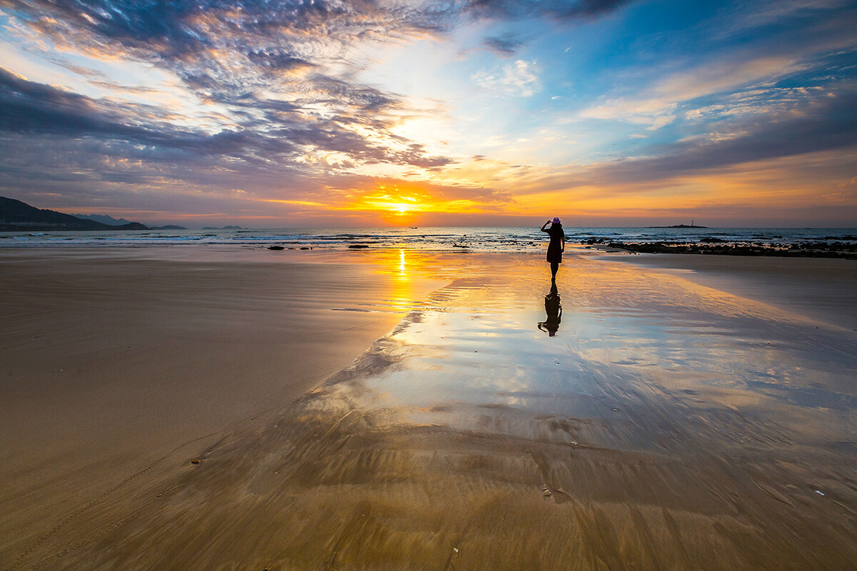 我可以倾听您的情感问题，并为您做一次心理辅导