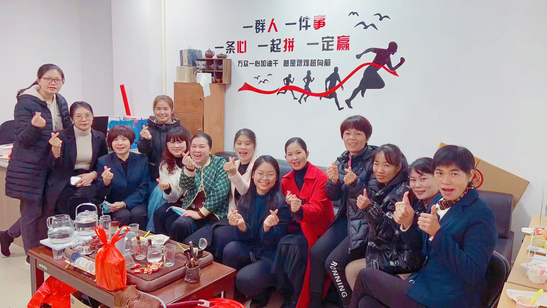 我可以一名学习辅导老师，销售讲师，文案设计！