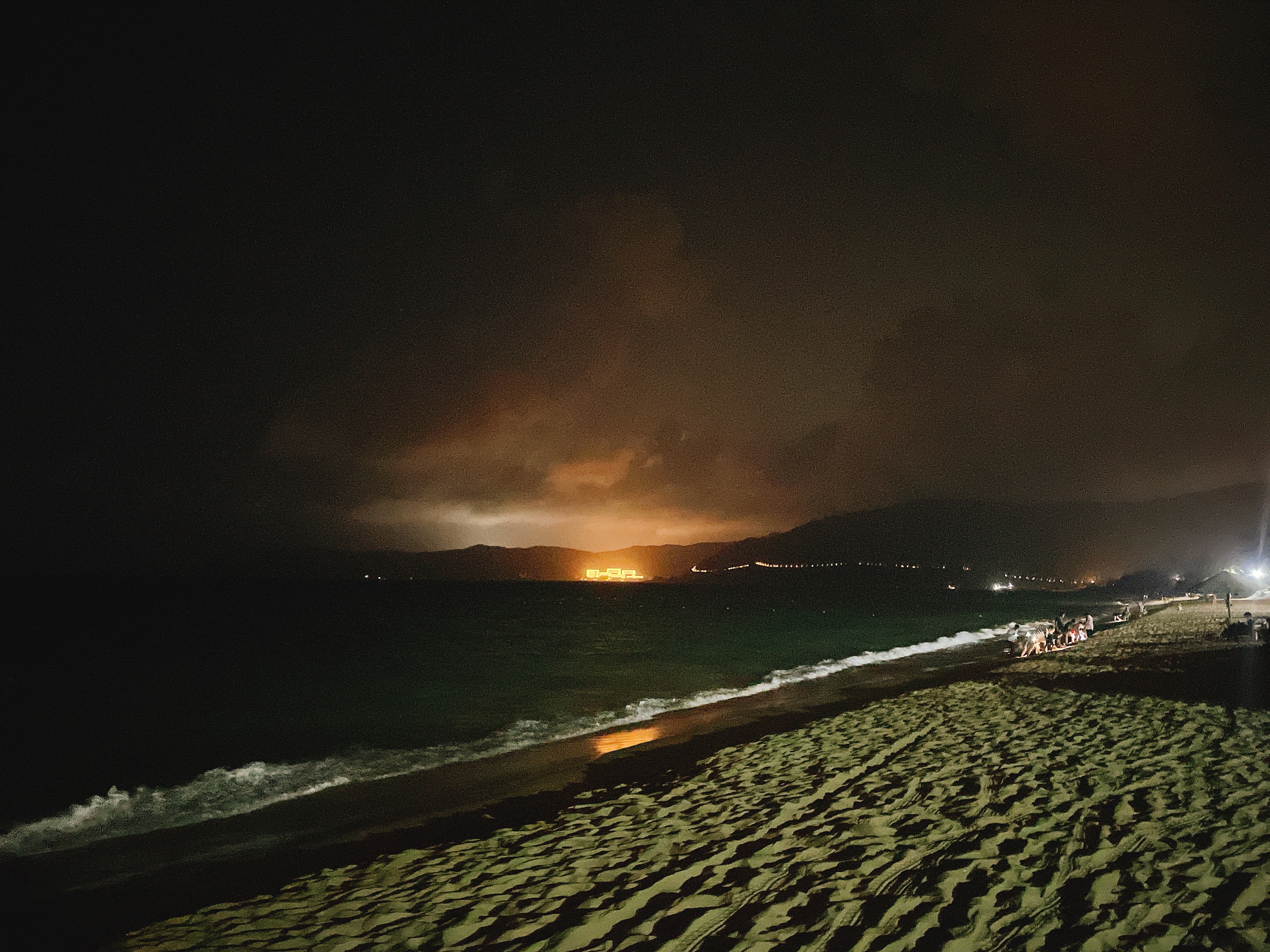 我可以倾听需要倾诉的任何一件事情，并帮助你发掘自我和建立自信和自我认知，辅助你乐观积极的看待事物