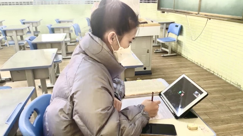 我可以辅导小初高英语，专业8级