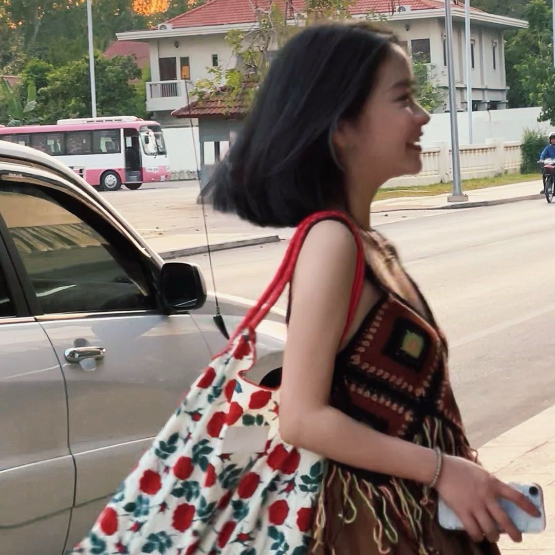 我可以完成15秒短视频，海报设计，文案撰写