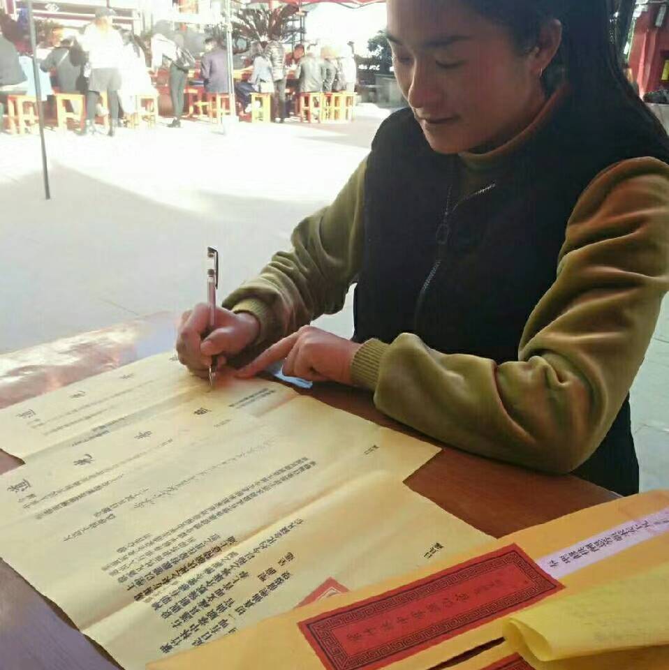 我可以辅导小学一至六年级的辅导小学一至六年级的语文，语文， 也可以教毛笔🖌️粉笔、钢笔✒️任意一种书法。