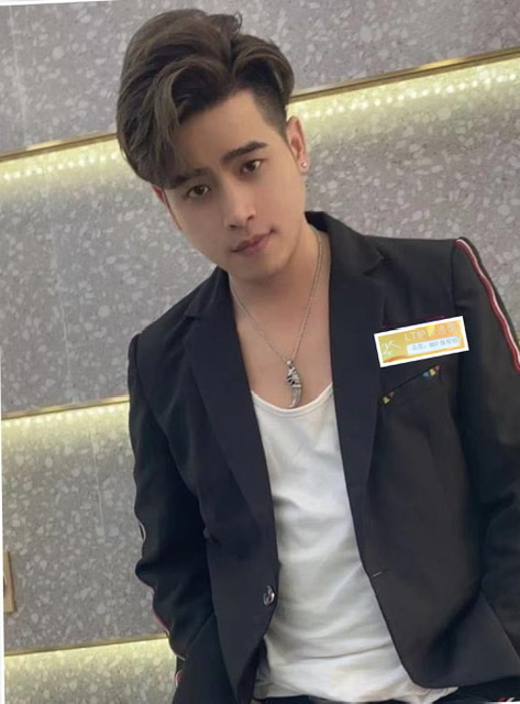 我可以做你的私人发型设计师16年的专业托尼老师