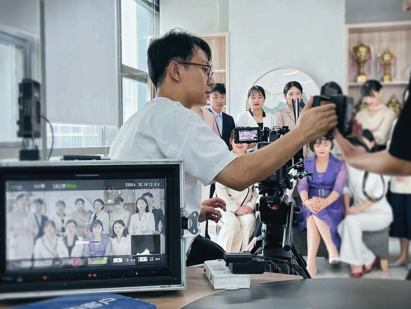 我可以提供C4D动画、MG动画、视频制作相关工作