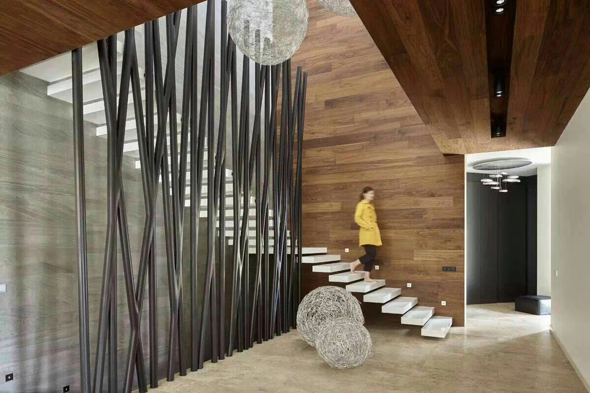 我可以原装进口强化木地板与国产强化木地板之间的差异一篇