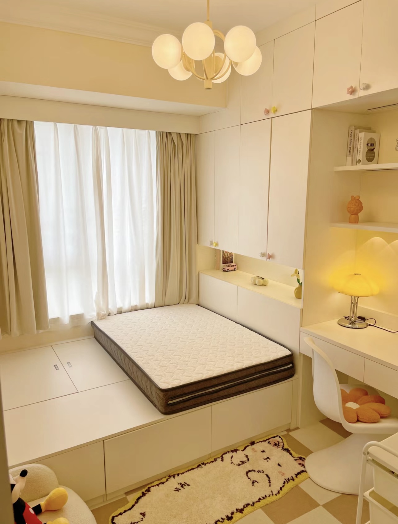 我可以完成橱柜、衣柜等家装设计，两天内完成