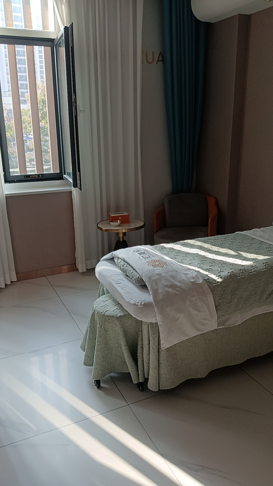 我可以按摩，推拿，调理服务，五点半下班后时间自由，会开车，会心里疏导