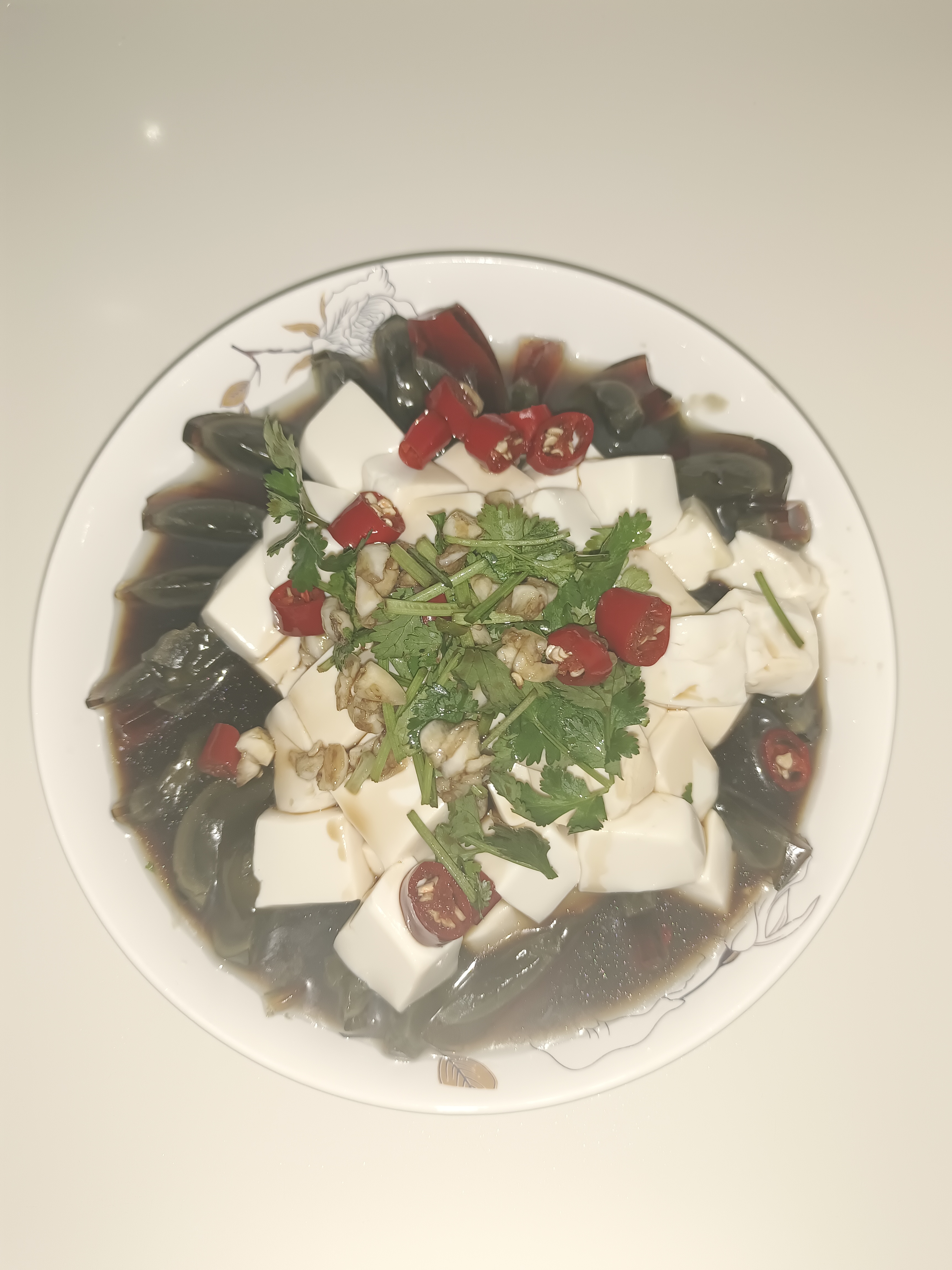 我可以剪辑一条30s内的视频和撰写1700字的文案