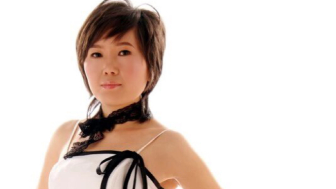 我可以好是一个拥有二十年工作经验的发型设计师，可以根据个人气质设计出适合的发型