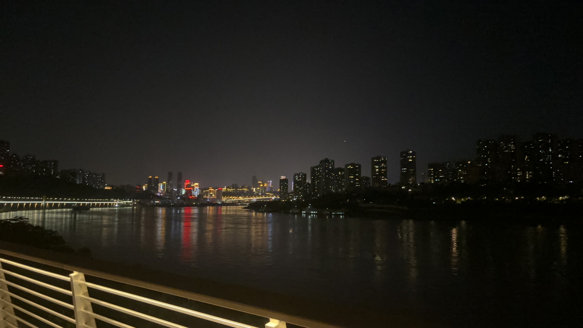 我可以做旅游规划，包括是否自驾。现在已经自己做攻略游玩了国内27个省，以及15个国家