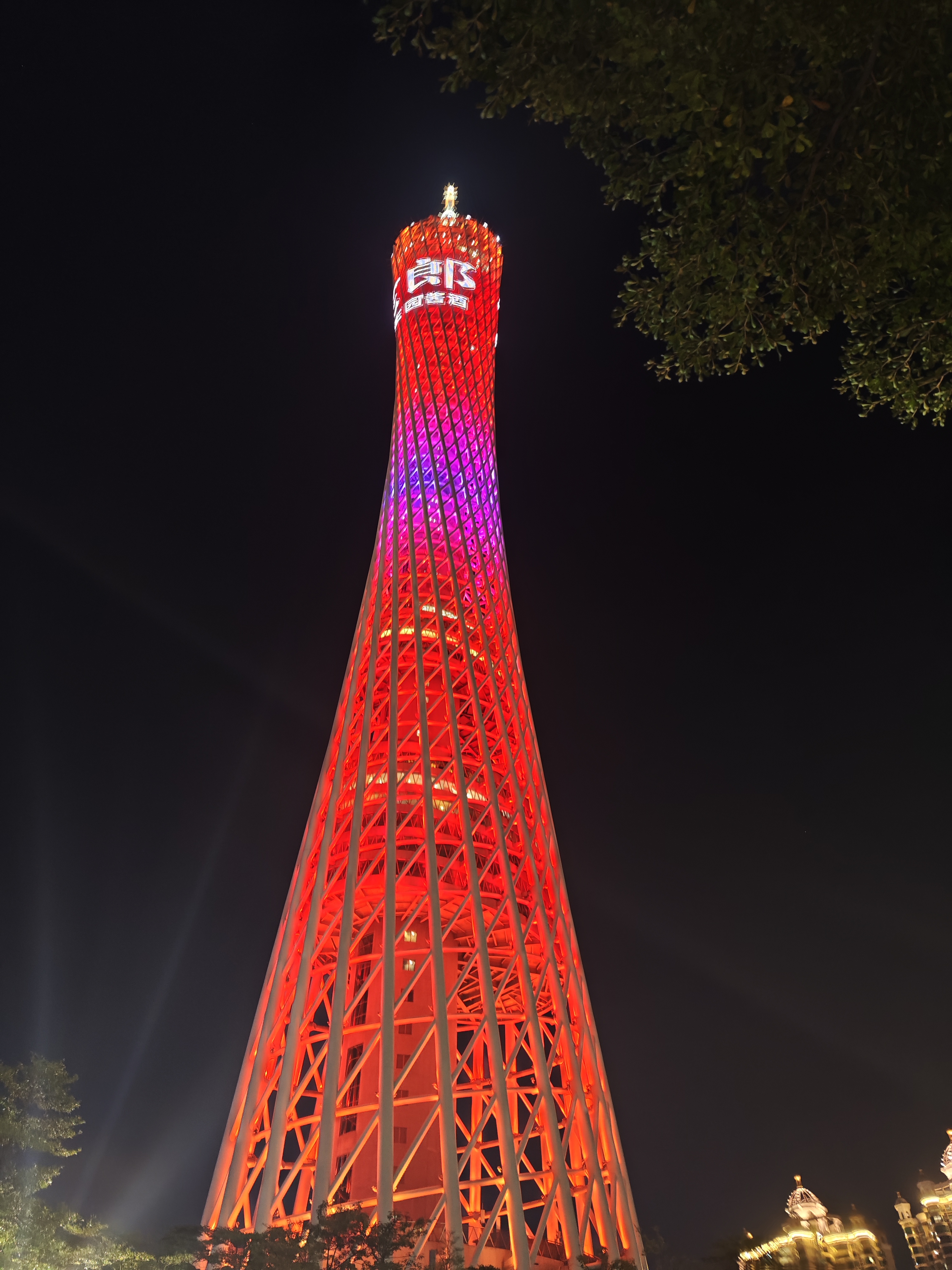 我可以完成1分钟左右剪辑视频 添加字幕 翻译字幕