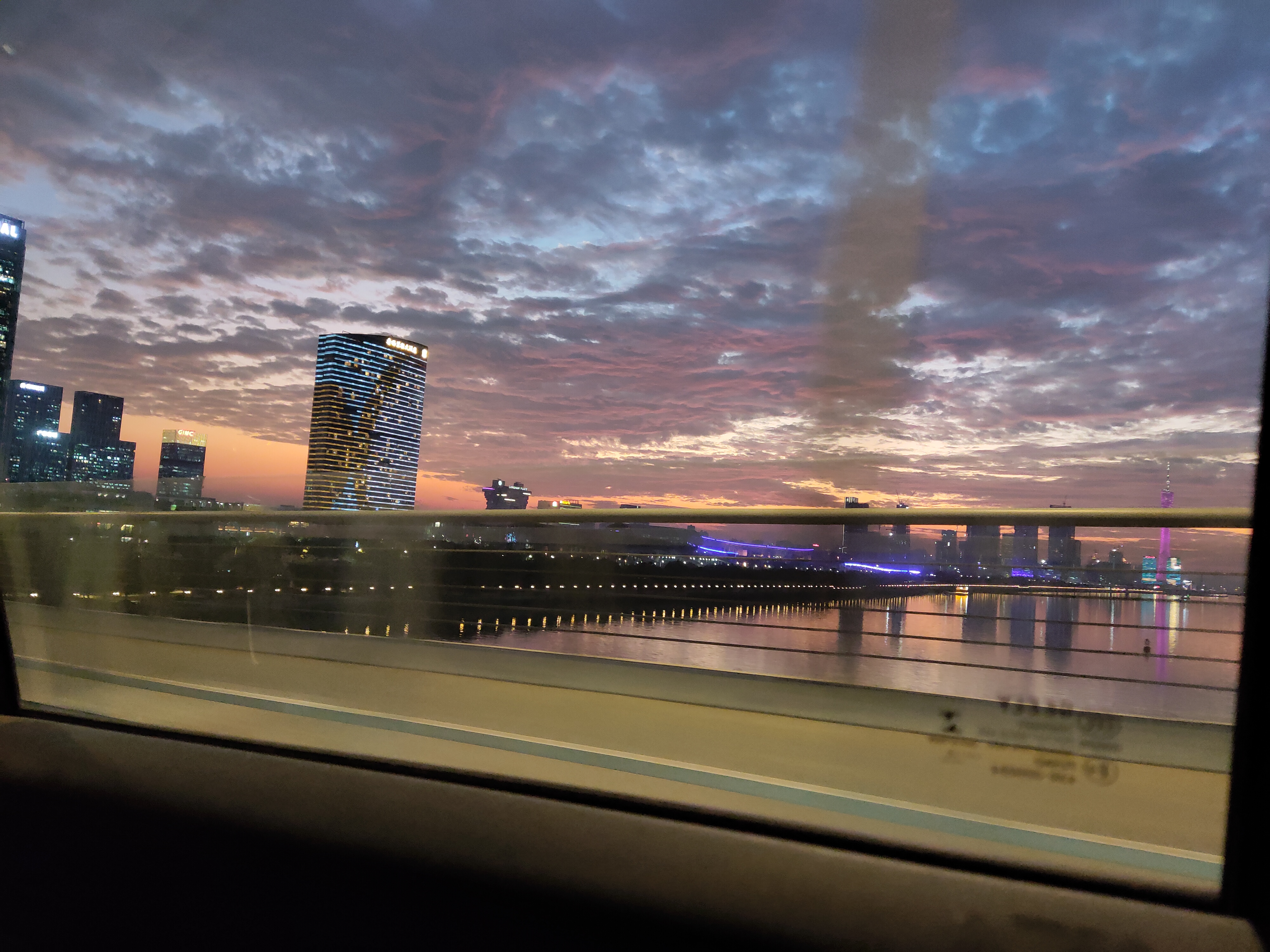 我可以web前端，小程序开发，vue，100％还原设计稿