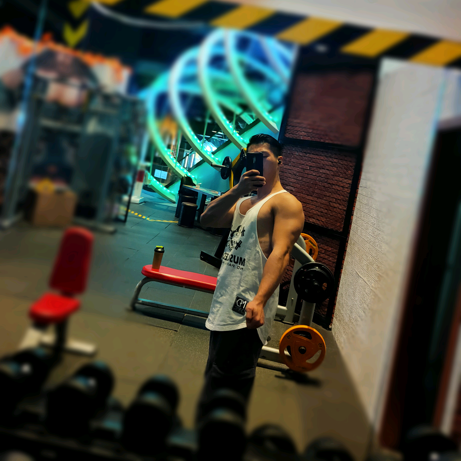 我可以做健身相关全方位指导！ 从事健身8年，经验丰富