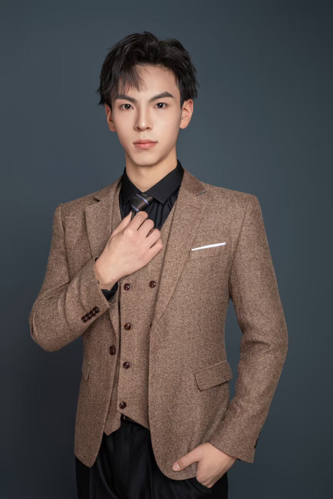 我可以接个种配音单子，一段商务广告，书籍配音，动画配音等