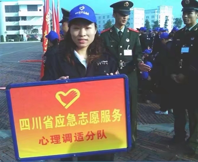 我可以编辑15秒视频，写产品文案，做精美的PPT