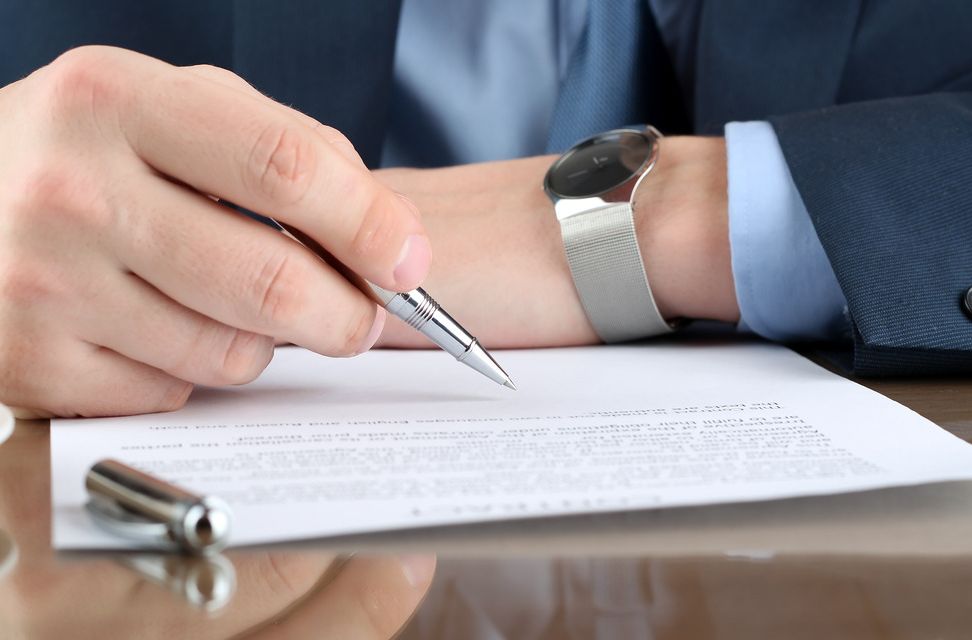 我可以完成一份合同起草（律师）