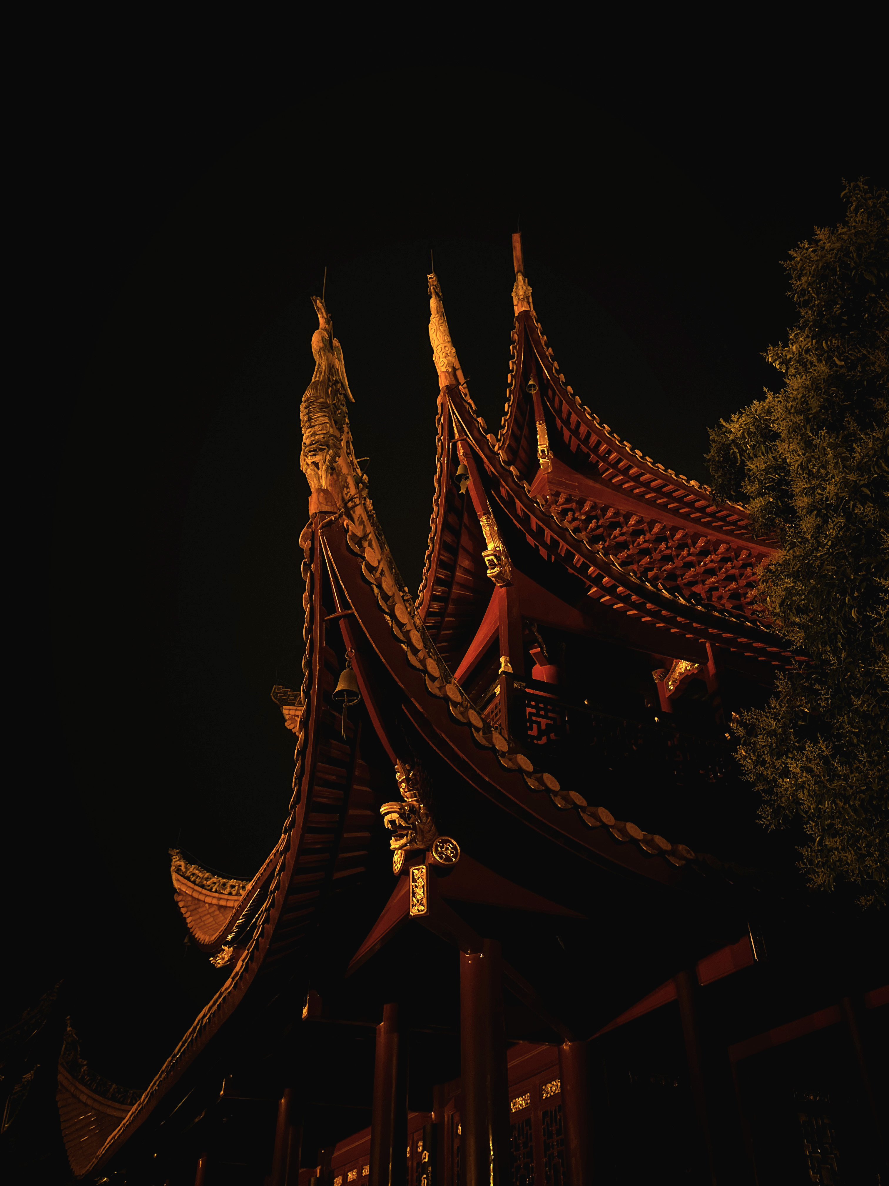 我可以根据一场活动主题撰写相关活动创意提案或活动策划