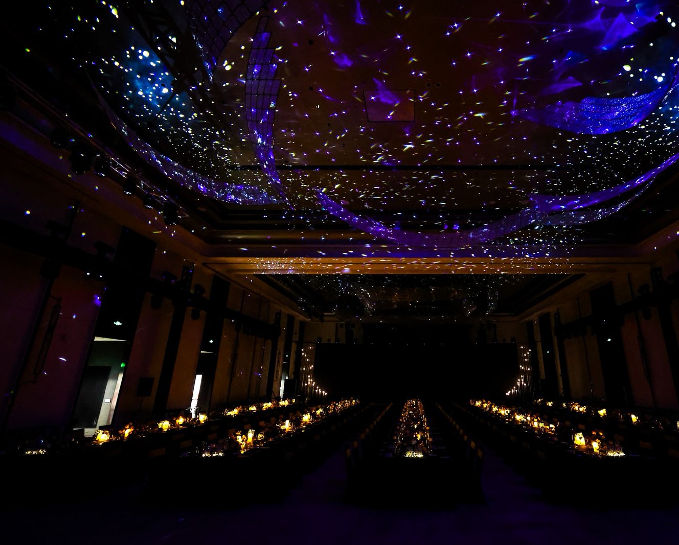 我可以输出一个完整地高端活动的完整策划案