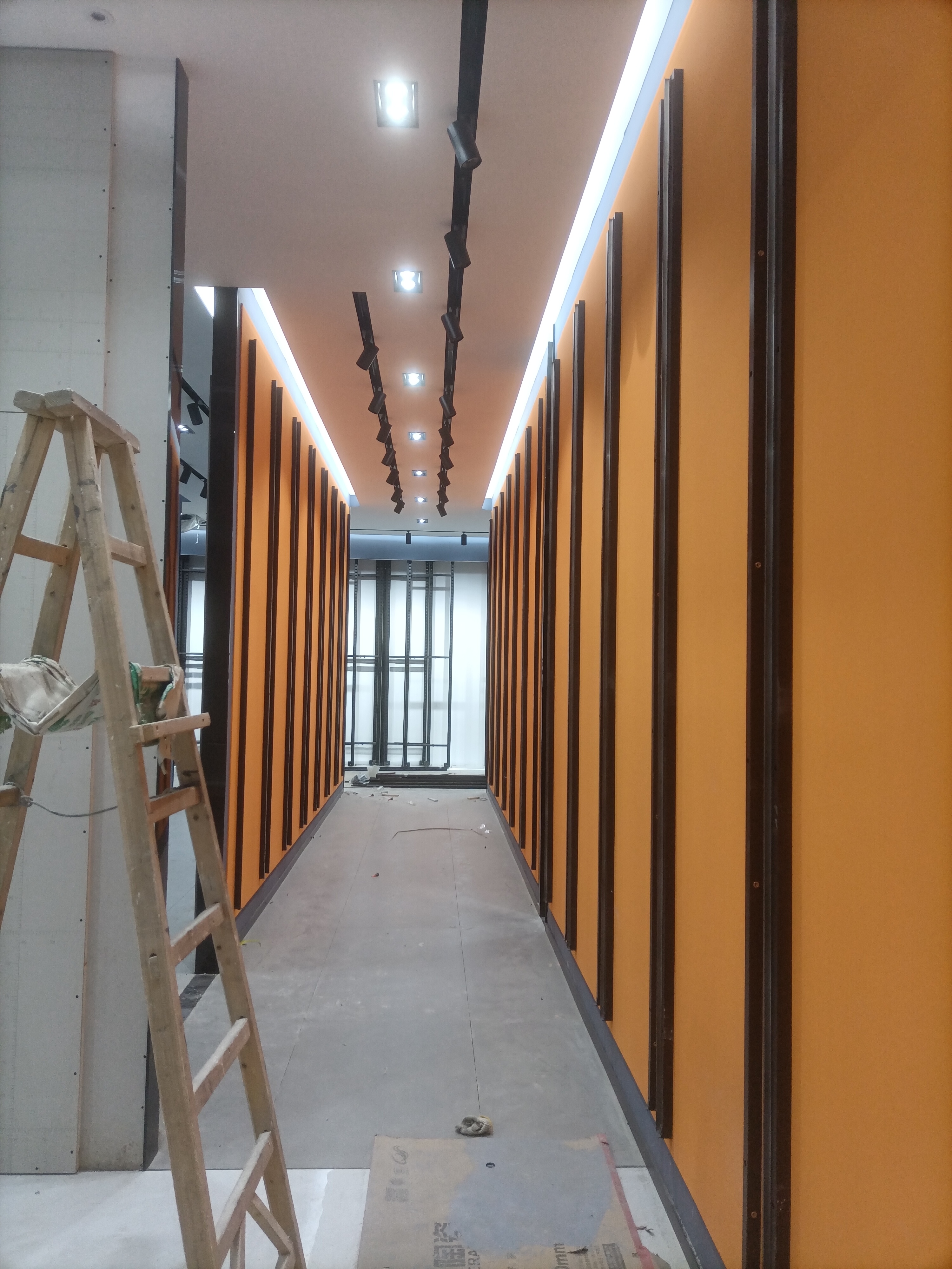 我可以90后的施工员，工地安全保质保量完工有团队。